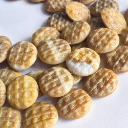 White/beige wool beads